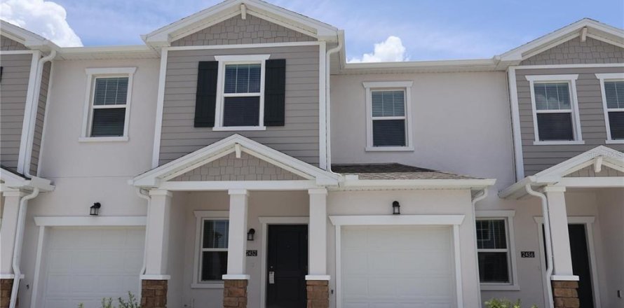 Adosado en Kissimmee, Florida 3 dormitorios, 170.94 m2 № 2102875