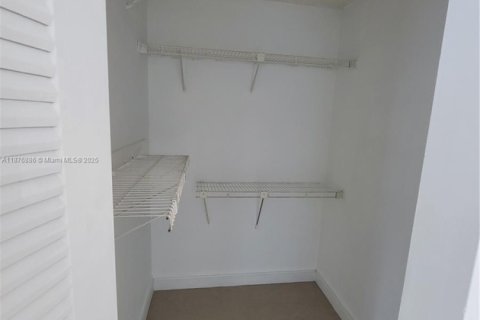 Купить кондоминиум в Корал-Спрингс, Флорида 2 спальни, 99.78м2, № 1923755 - фото 19