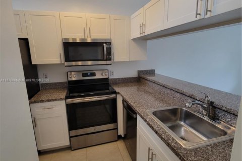 Купить кондоминиум в Корал-Спрингс, Флорида 2 спальни, 99.78м2, № 1923755 - фото 10