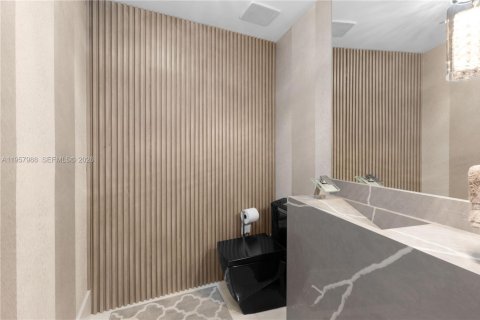 Condo in Aventura, Florida, 2 bedrooms  № 2019644 - photo 23