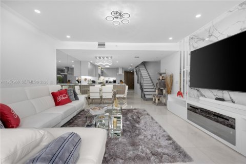 Condo in Aventura, Florida, 2 bedrooms  № 2019644 - photo 15