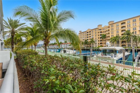 Condo in Aventura, Florida, 2 bedrooms  № 2019644 - photo 19