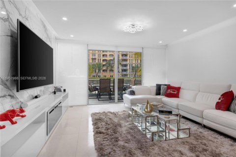 Condo in Aventura, Florida, 2 bedrooms  № 2019644 - photo 13