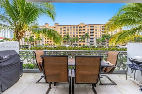 Condo in Aventura, Florida, 2 bedrooms  № 2019644 - photo 17