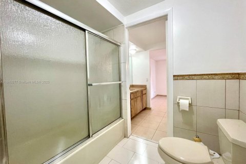 Купить таунхаус в Майами, Флорида 3 спальни, 162.95м2, № 1828980 - фото 15
