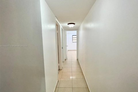 Купить таунхаус в Майами, Флорида 3 спальни, 162.95м2, № 1828980 - фото 16