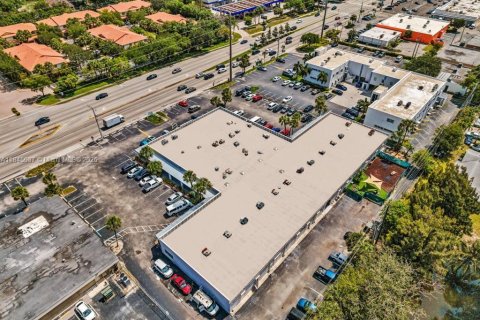 Commercial property in Oakland Park, Florida № 1842472 - photo 5