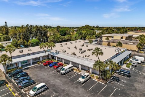 Commercial property in Oakland Park, Florida № 1842472 - photo 9