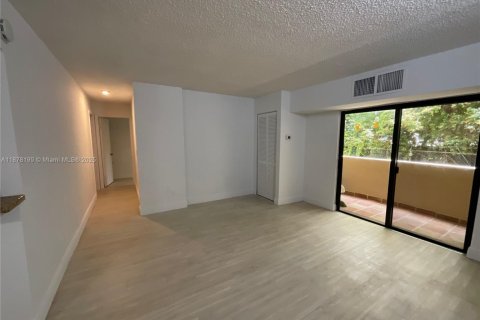 Condominio en alquiler en Miami, Florida, 3 dormitorios, 125.23 m2 № 1923246 - foto 10