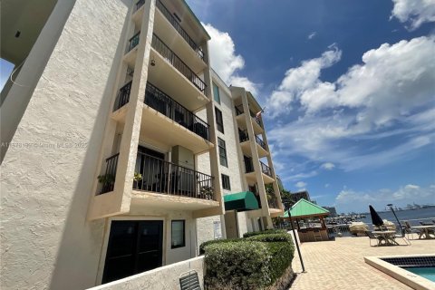 Condominio en alquiler en Miami, Florida, 3 dormitorios, 125.23 m2 № 1923246 - foto 30