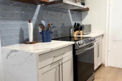 Condo in Longboat Key, Florida, 2 bedrooms  № 1540732 - photo 13