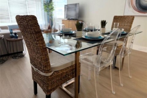 Condo in Longboat Key, Florida, 2 bedrooms  № 1540732 - photo 9