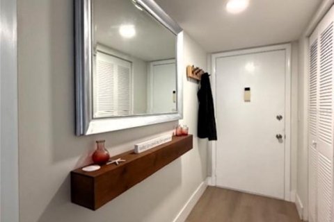 Condo in Longboat Key, Florida, 2 bedrooms  № 1540732 - photo 2