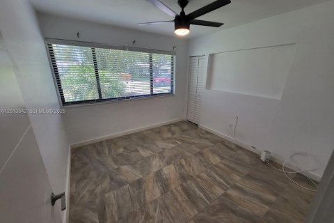 Villa ou maison à louer à Miami, Floride: 3 chambres, 152.73 m2 № 2076356 - photo 9