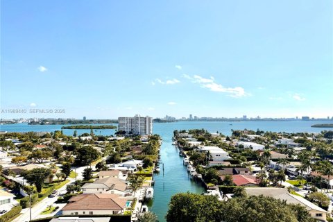 Copropriété à louer à North Miami, Floride: 2 chambres, 110.37 m2 № 2051523 - photo 4