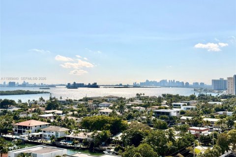 Copropriété à louer à North Miami, Floride: 2 chambres, 110.37 m2 № 2051523 - photo 2