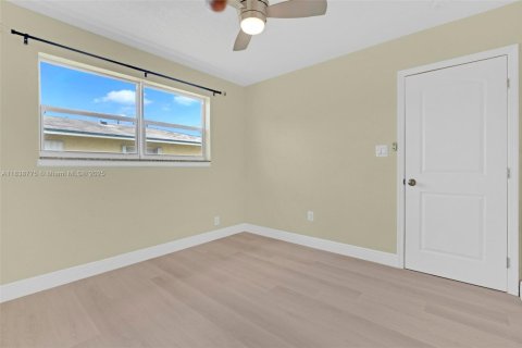 Снять в аренду виллу или дом в Дания-Бич, Флорида 2 спальни, 117.61м2, № 1966749 - фото 15