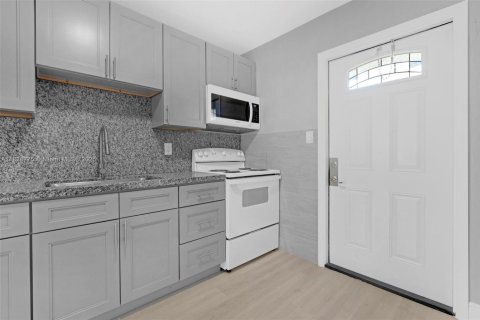 Снять в аренду виллу или дом в Дания-Бич, Флорида 2 спальни, 117.61м2, № 1966749 - фото 6