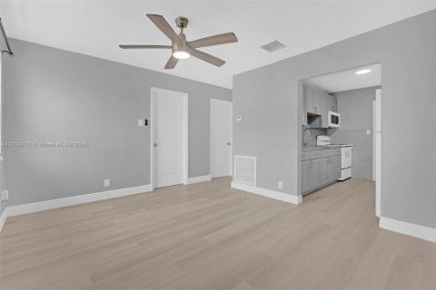 Снять в аренду виллу или дом в Дания-Бич, Флорида 2 спальни, 117.61м2, № 1966749 - фото 4