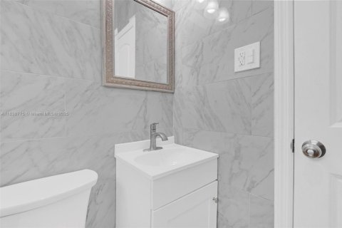 Снять в аренду виллу или дом в Дания-Бич, Флорида 2 спальни, 117.61м2, № 1966749 - фото 13