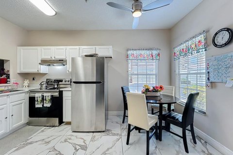 Condominio en venta en Orlando, Florida, 2 dormitorios, 121.24 m2 № 1869052 - foto 3