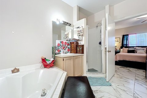 Condominio en venta en Orlando, Florida, 2 dormitorios, 121.24 m2 № 1869052 - foto 16