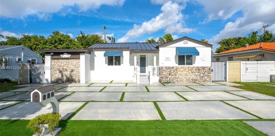 Casa en West Miami, Florida 2 dormitorios, 108.88 m2 № 1992615