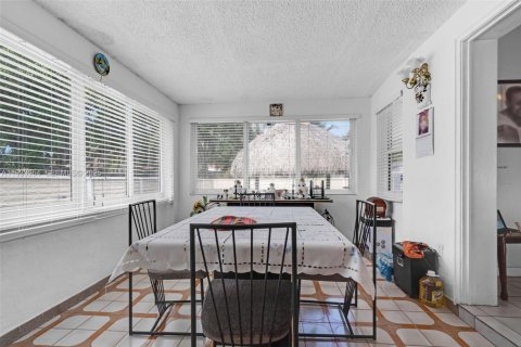 Casa en venta en West Miami, Florida, 2 dormitorios, 108.88 m2 № 1992615 - foto 13