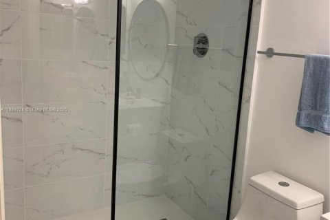 Condominio en alquiler en Sunny Isles Beach, Florida, 2 dormitorios, 122.63 m2 № 1941278 - foto 13