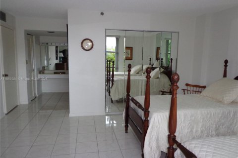 Condominio en alquiler en Sunny Isles Beach, Florida, 2 dormitorios, 122.63 m2 № 1941278 - foto 8