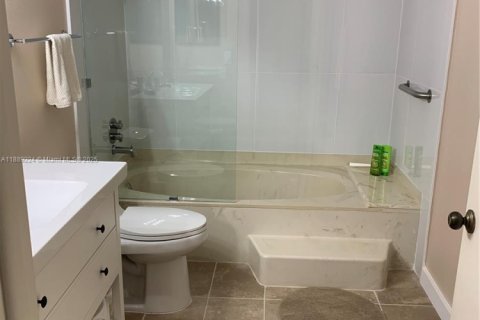 Condominio en alquiler en Sunny Isles Beach, Florida, 2 dormitorios, 122.63 m2 № 1941278 - foto 10