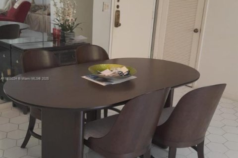 Condominio en alquiler en Sunny Isles Beach, Florida, 2 dormitorios, 122.63 m2 № 1941278 - foto 3