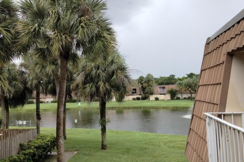 Adosado en West Palm Beach, Florida 2 dormitorios, 122.45 m2 № 2173384