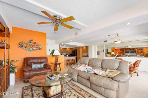 Condo in Daytona Beach, Florida, 2 bedrooms  № 1612875 - photo 24