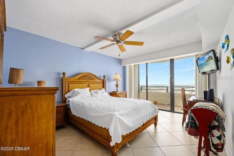 Condo in Daytona Beach, Florida, 2 bedrooms  № 1612875 - photo 3