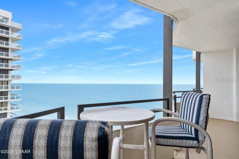 Condo in Daytona Beach, Florida, 2 bedrooms  № 1612875 - photo 22