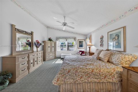 House in Boynton Beach, Florida 3 bedrooms, 185.06 sq.m. № 1857452 - photo 25