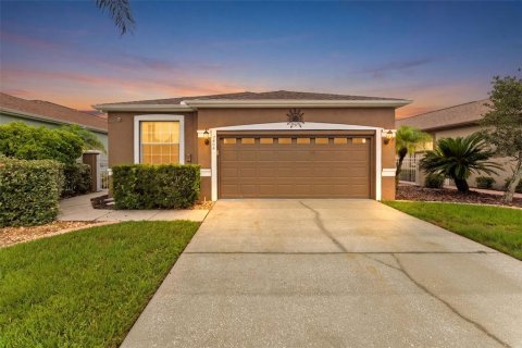 House in Land O' Lakes, Florida 3 bedrooms, 184.69 sq.m. № 2236853 - photo 2