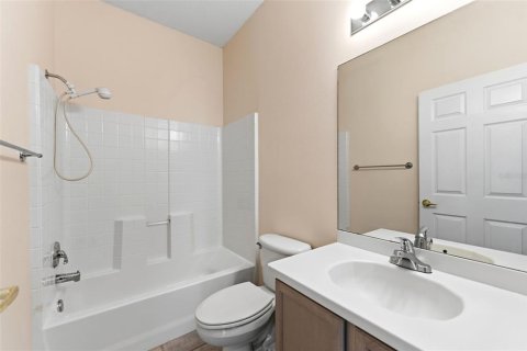 House in Land O' Lakes, Florida 3 bedrooms, 184.69 sq.m. № 2236853 - photo 28