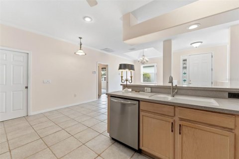House in Land O' Lakes, Florida 3 bedrooms, 184.69 sq.m. № 2236853 - photo 12
