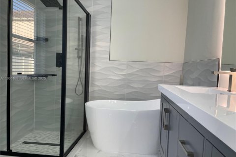 Villa ou maison à louer à Pembroke Pines, Floride: 3 chambres, 131.74 m2 № 1993347 - photo 8