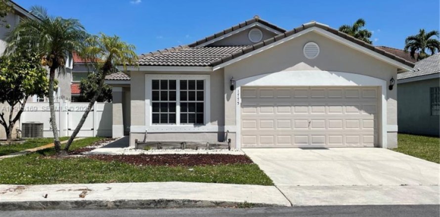 Villa ou maison à Pembroke Pines, Floride 3 chambres, 131.74 m2 № 1993347