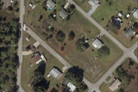 Terreno en Punta Gorda, Florida № 2080289