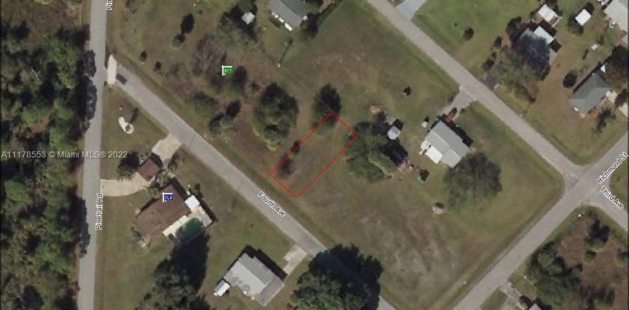 Terreno en Punta Gorda, Florida № 2080289
