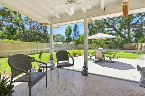 House in Saint Petersburg, Florida 2 bedrooms, 80.82 sq.m. № 1894820 - photo 3