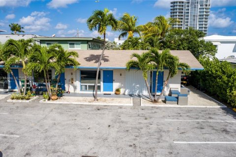 Commercial property in Hollywood, Florida № 1040969 - photo 1