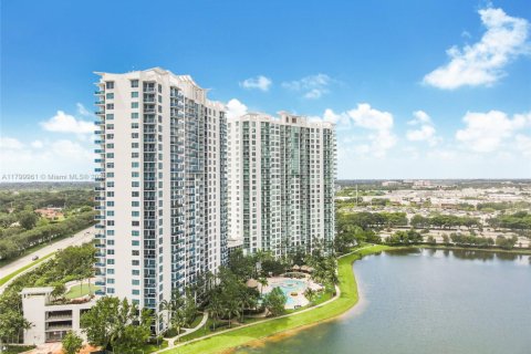 Condo in Sunrise, Florida, 2 bedrooms  № 1862250 - photo 1