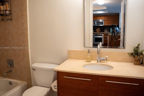 Condo in Sunrise, Florida, 2 bedrooms  № 1862250 - photo 18