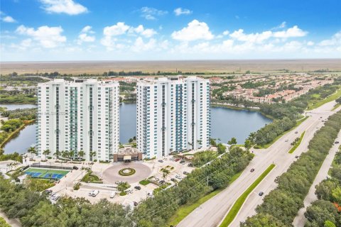 Condo in Sunrise, Florida, 2 bedrooms  № 1862250 - photo 2
