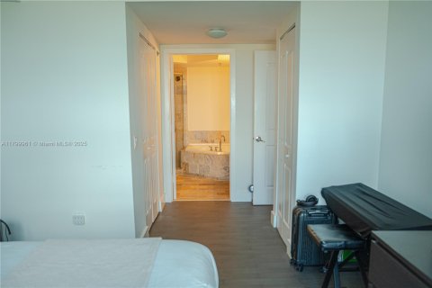 Condo in Sunrise, Florida, 2 bedrooms  № 1862250 - photo 16